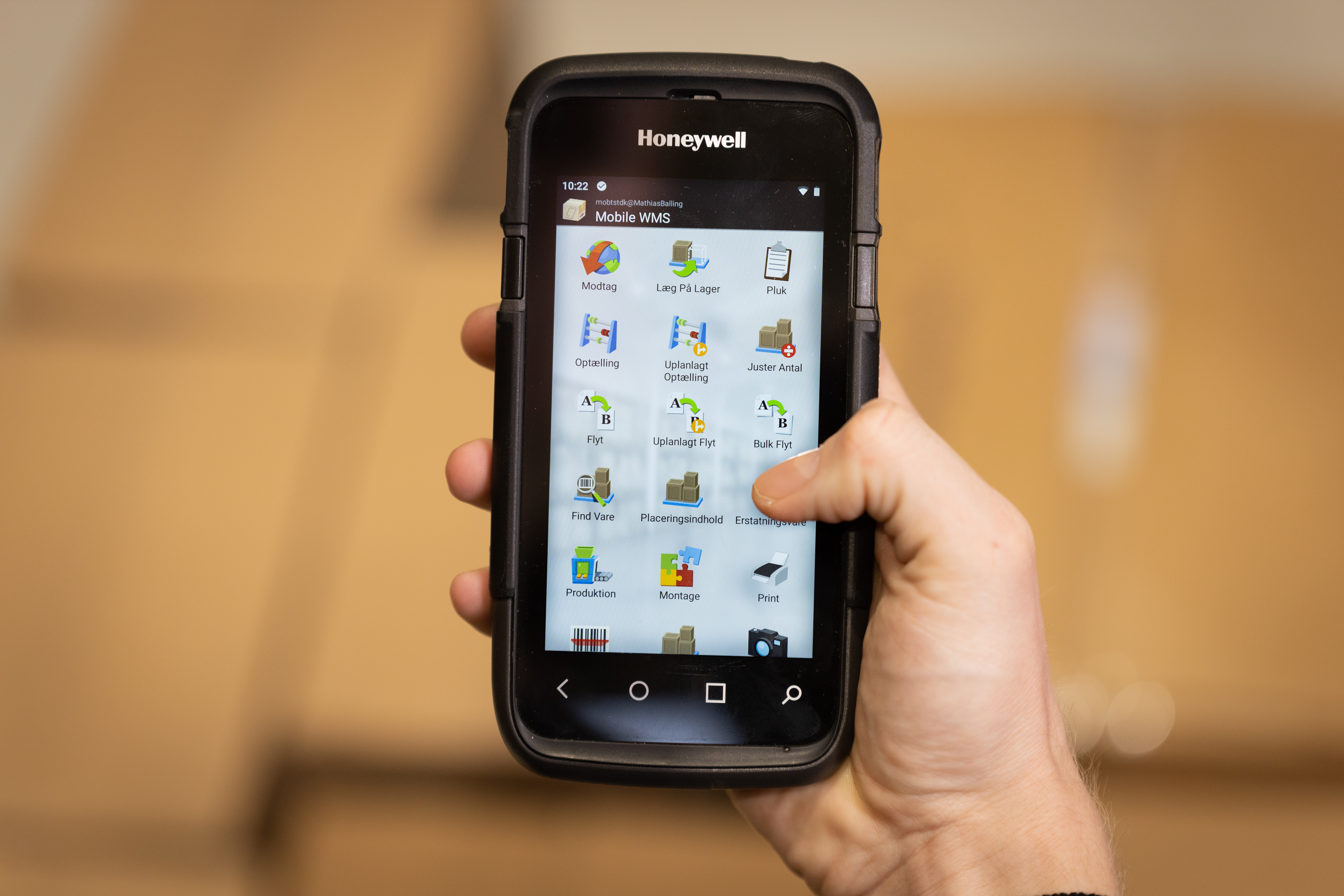 Blog: The Advantages of SOTI Mobi Control for Tasklet Customers